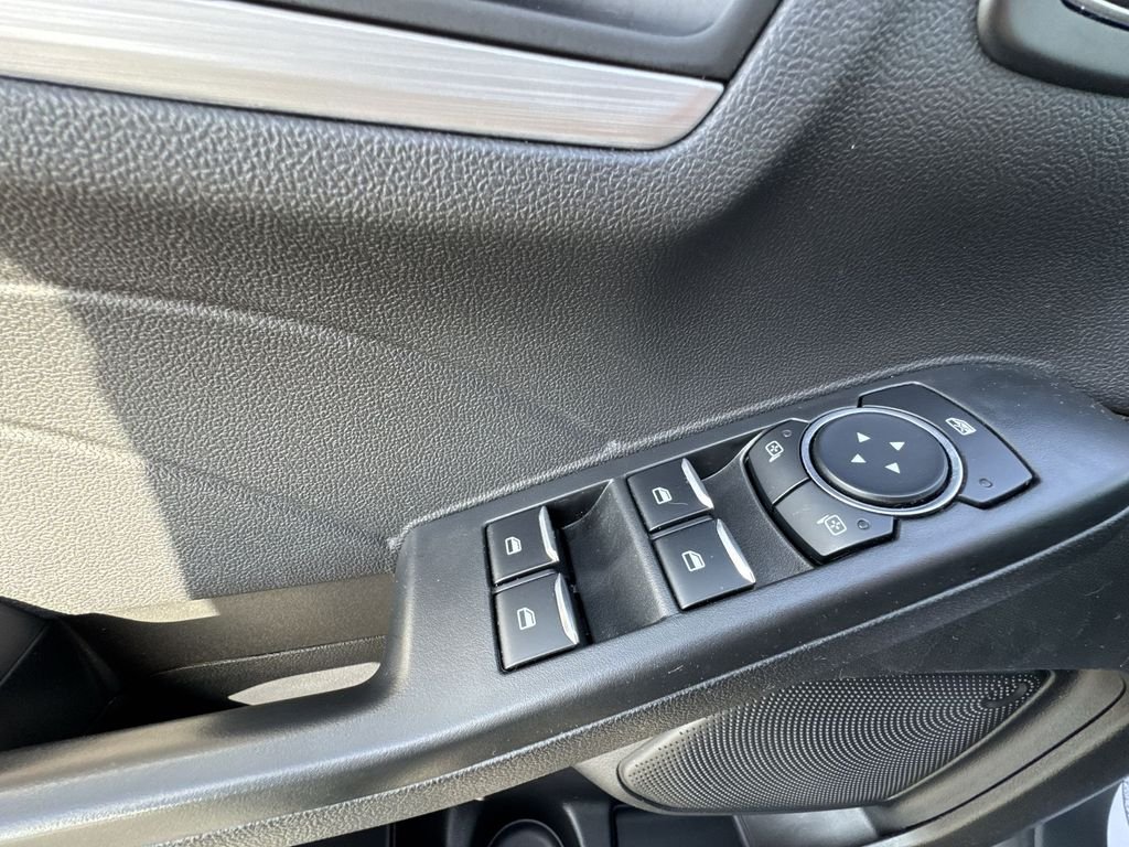 Used 2025  Ford Platinum image 13