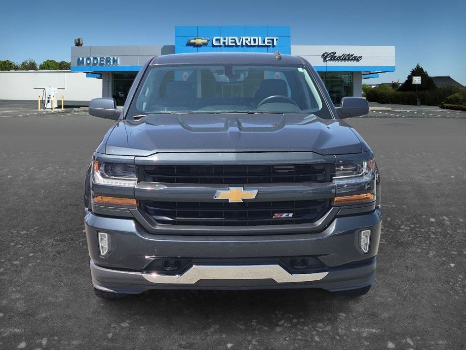 Used 2018 Graphite Metallic Chevrolet LT image 8