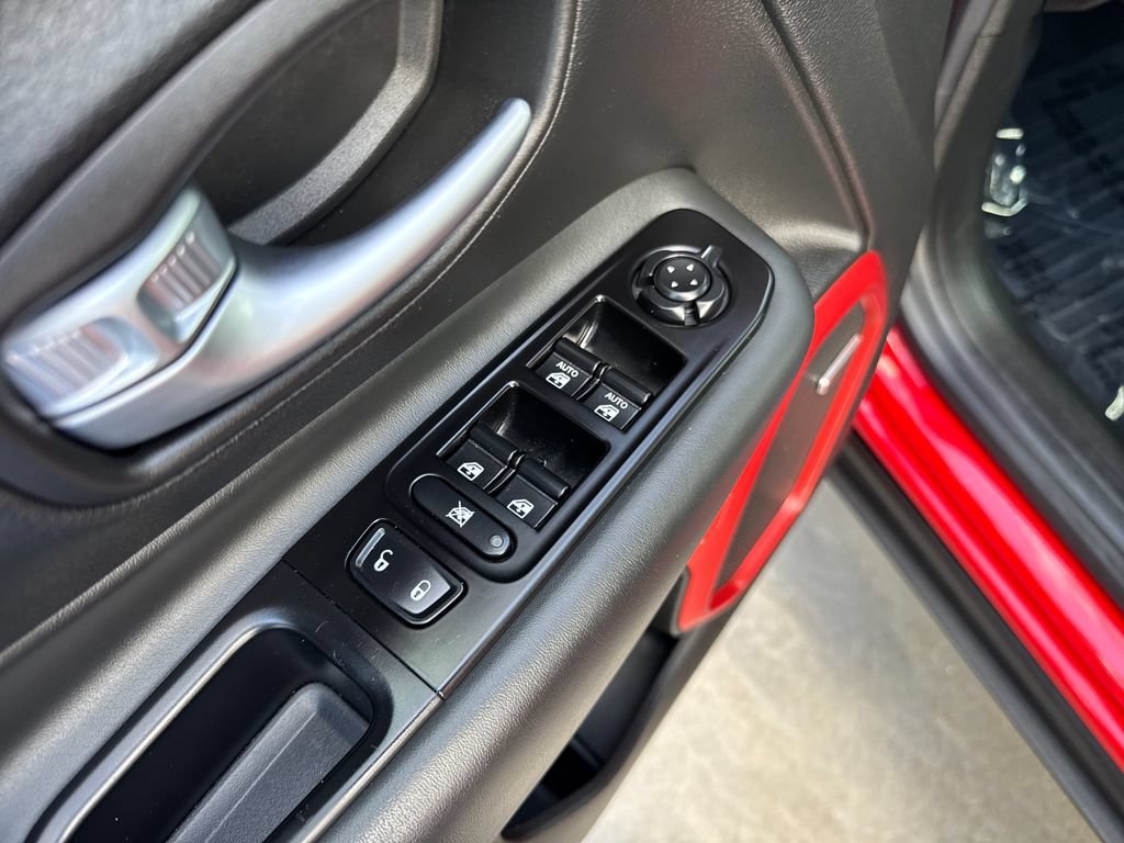 Used 2021 Colorado Red Clearcoat Jeep Trailhawk image 11