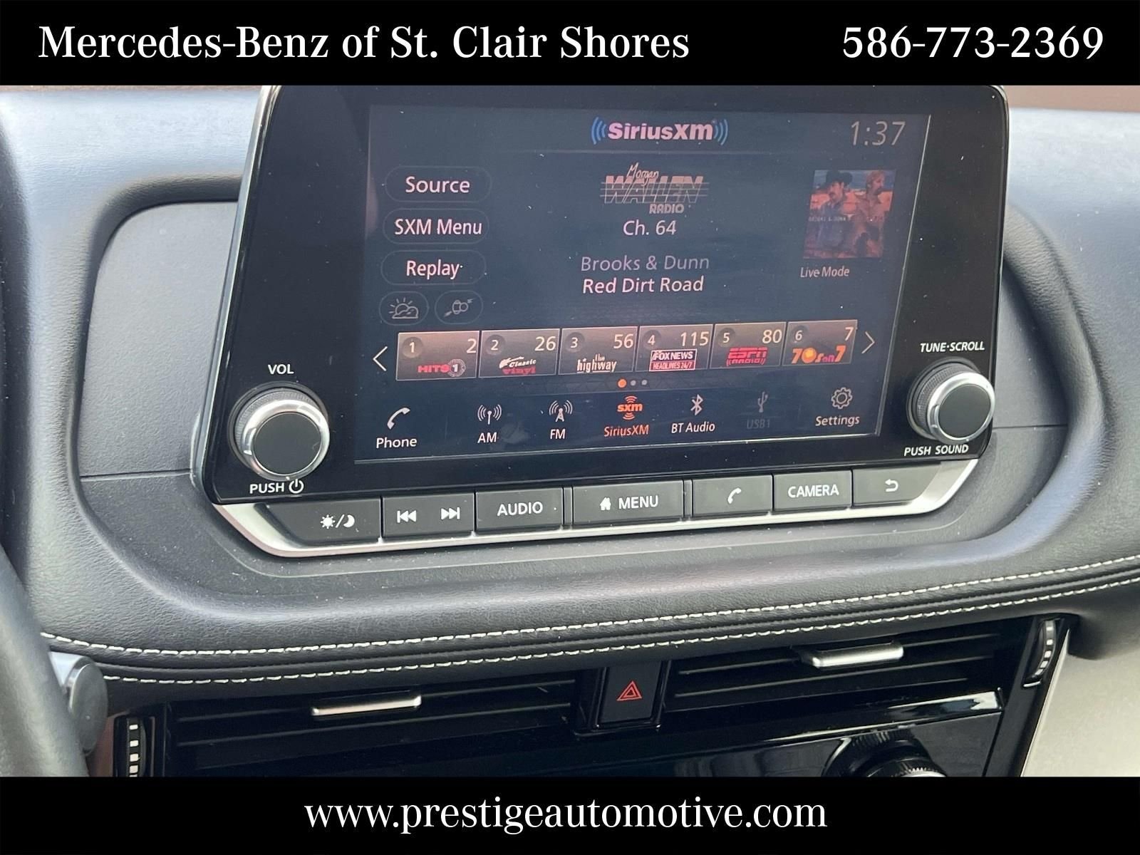 Used 2022 Gray Nissan SV image 23