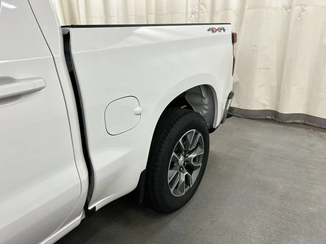 New 2026 Summit White Chevrolet LT (2FL) image 26