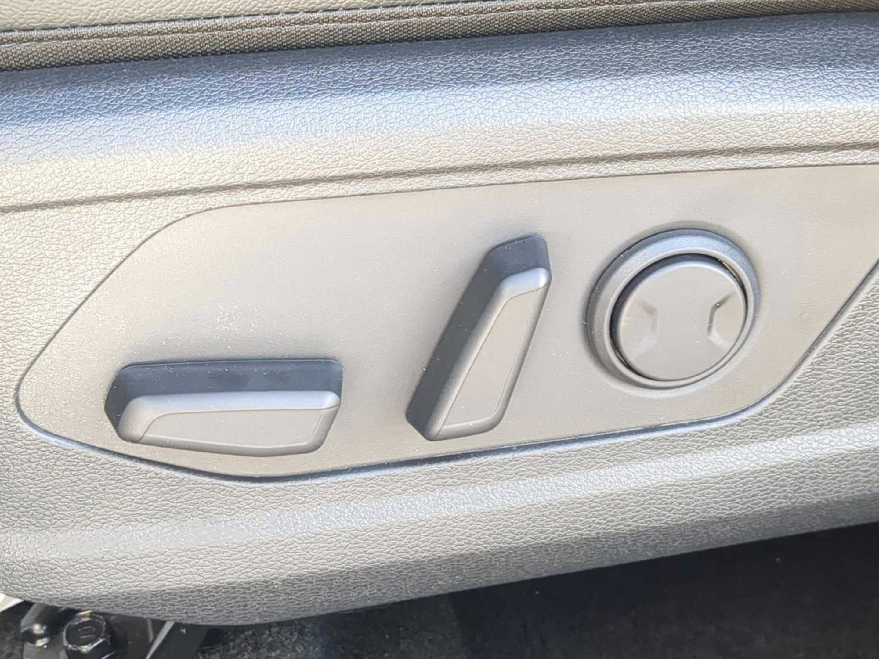 New 2026 Wolf Gray Kia EX image 18