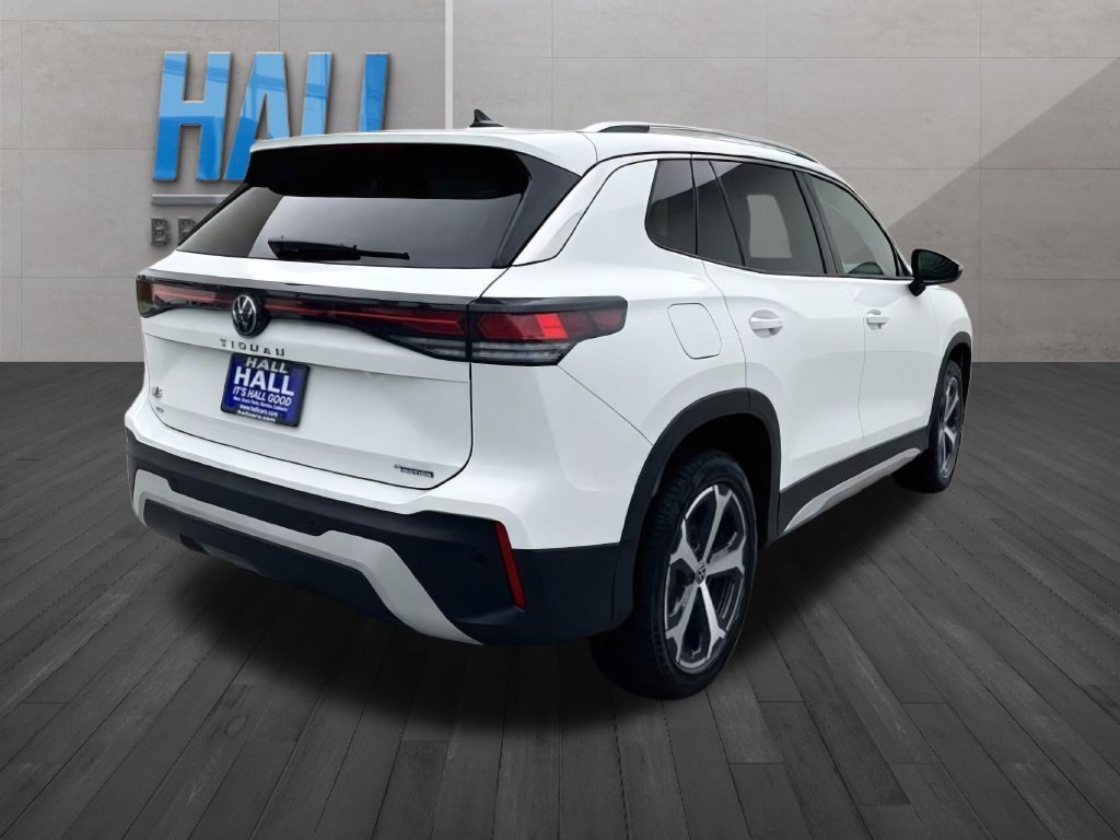 New 2026 White/off-white Volkswagen SE image 5