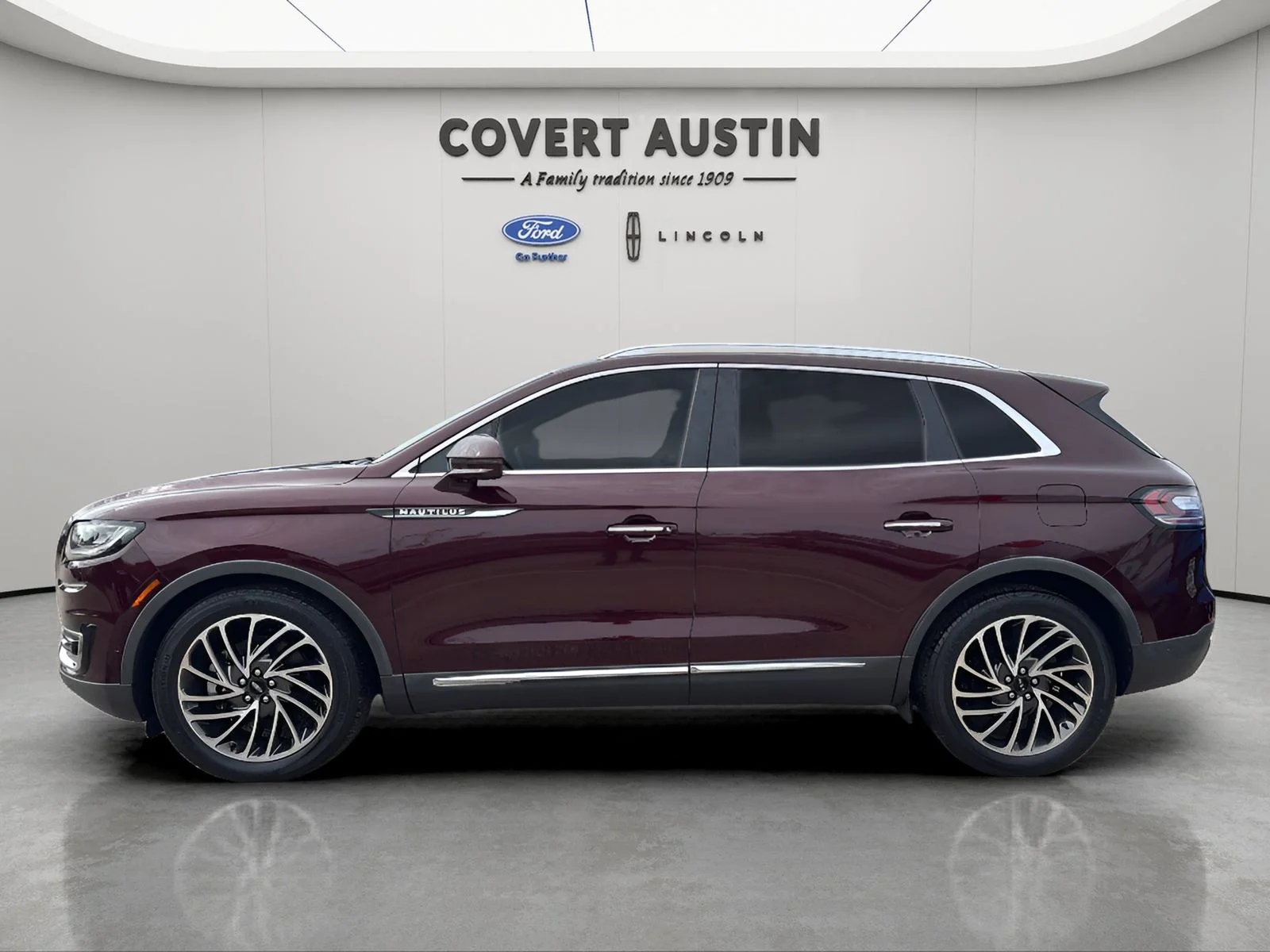 Used 2019 Red Lincoln Reserve image 2