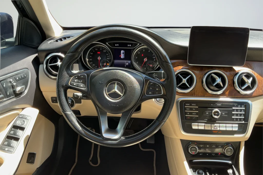 Used 2019 Blue Mercedes-Benz GLA 250 image 12