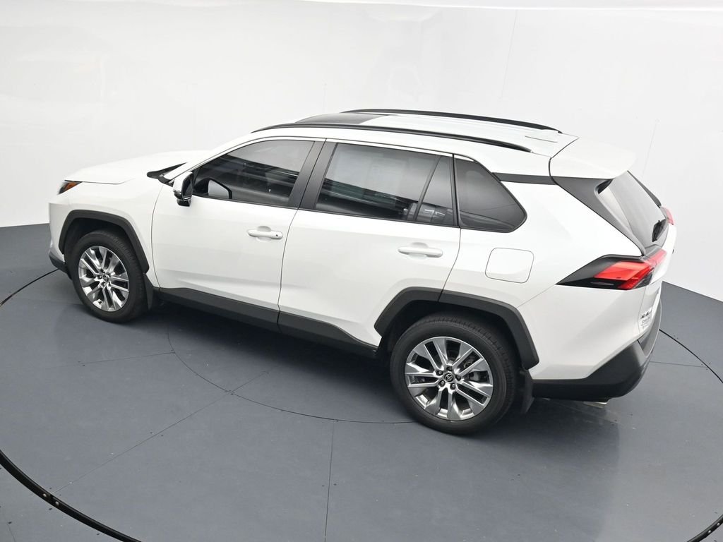 Used 2024 Beige Toyota XLE Premium image 27