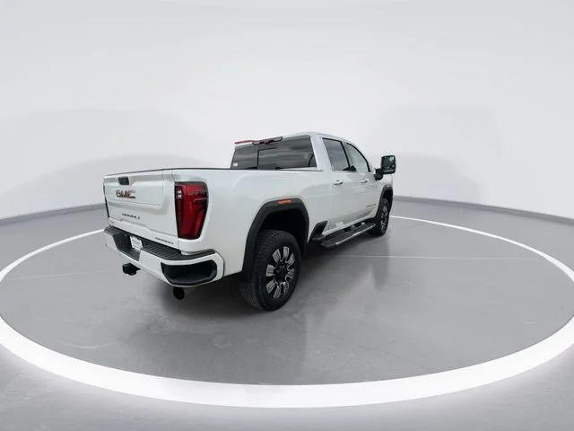 Used 2024 White GMC Denali image 8