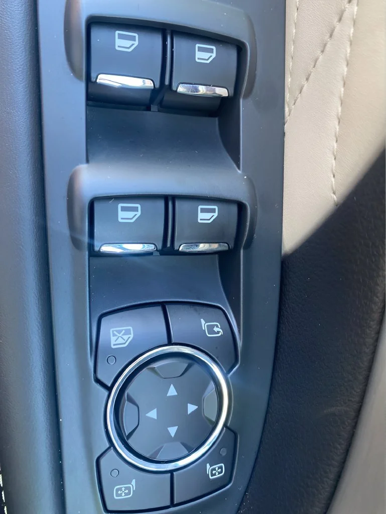 Used 2017 White Ford Platinum image 32