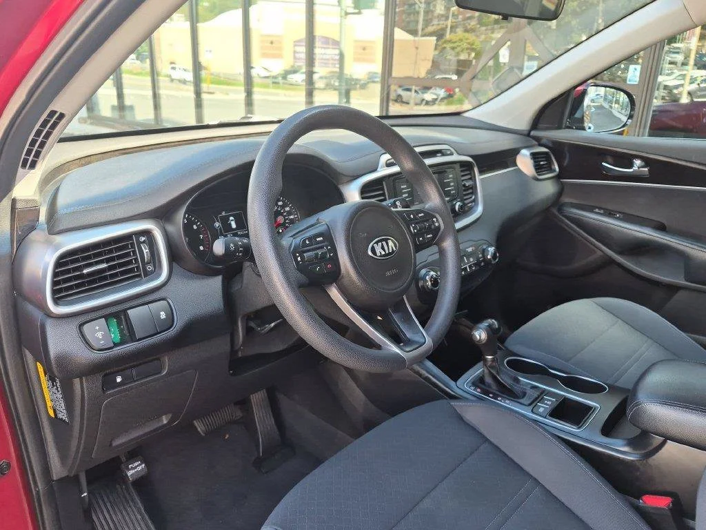Used 2017 Red Kia LX image 11