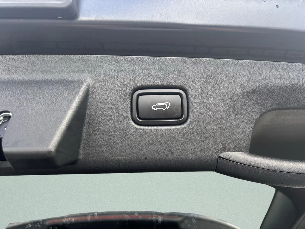 Used 2025 Blue Hyundai SEL Convenience image 16