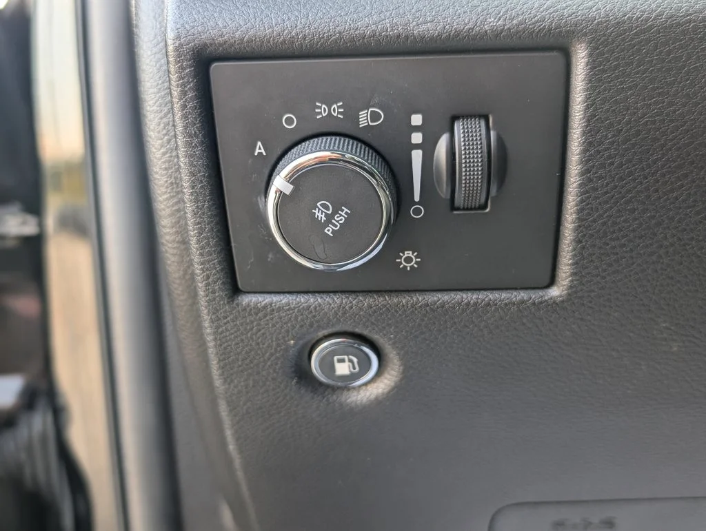 Used 2017 Black Jeep Laredo image 17