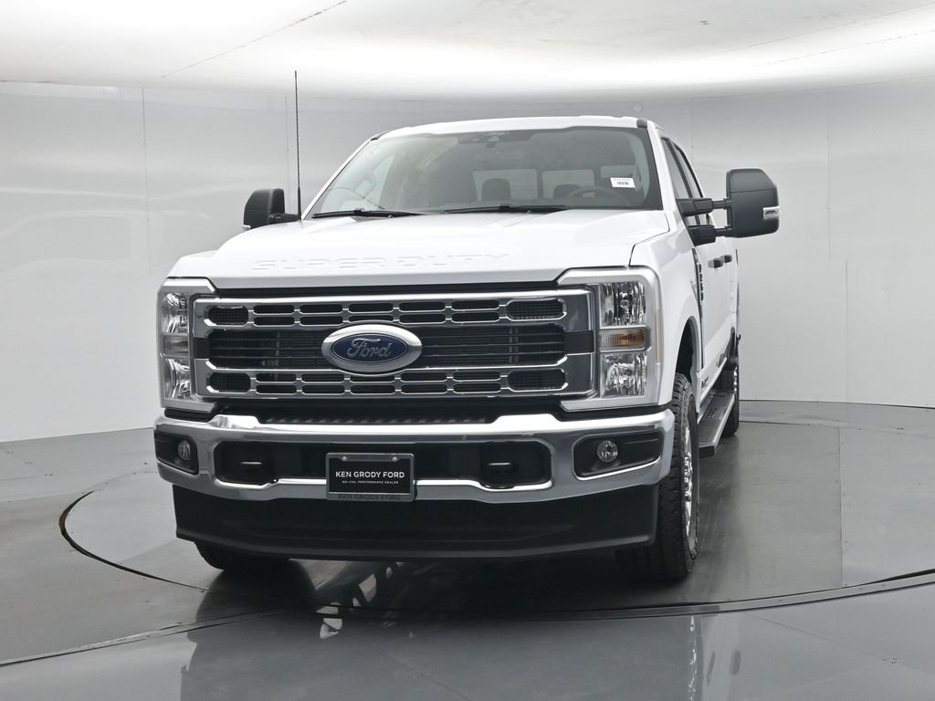 New 2026 Oxford White Ford XLT image 54