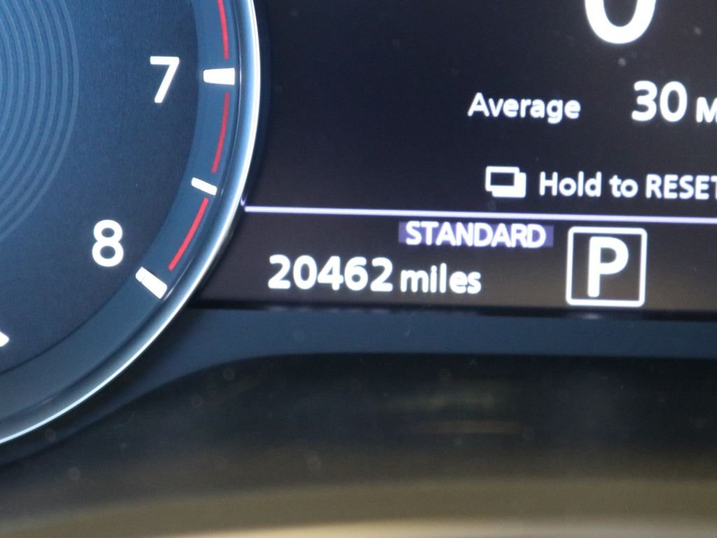 Certified Used 2025 Gray INFINITI LUXE image 16