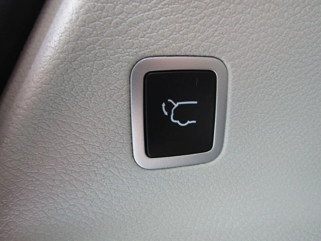 Used 2024 Silver Chrysler Touring L image 20