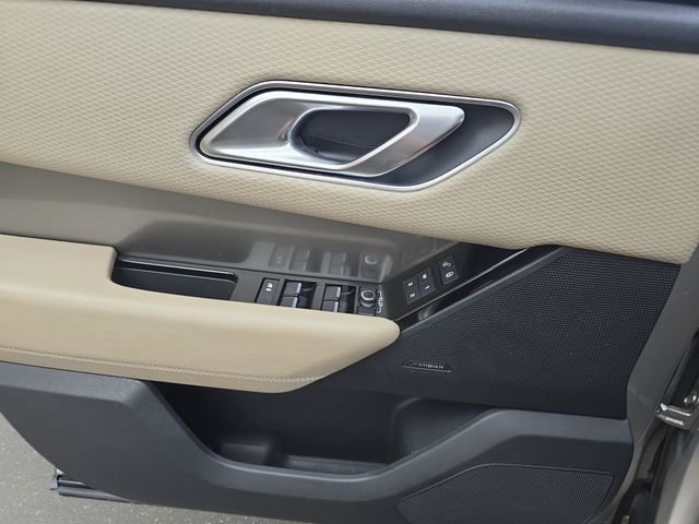 Used 2018 Silver Land Rover S image 29
