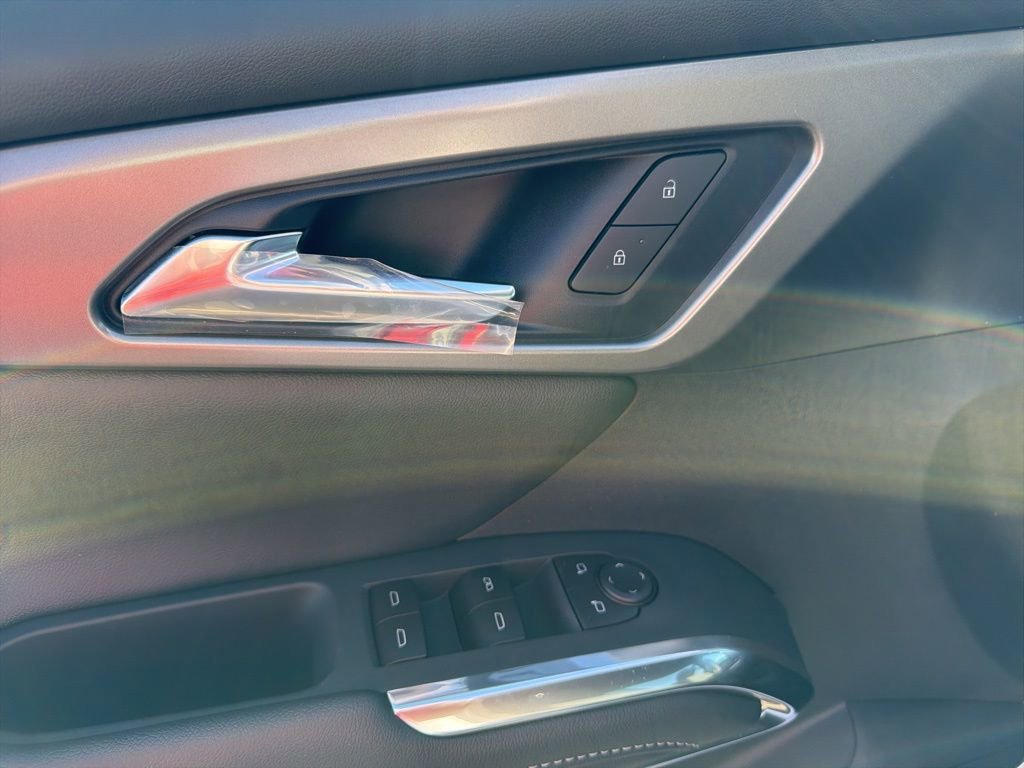 New 2026 Summit White Chevrolet LT image 20