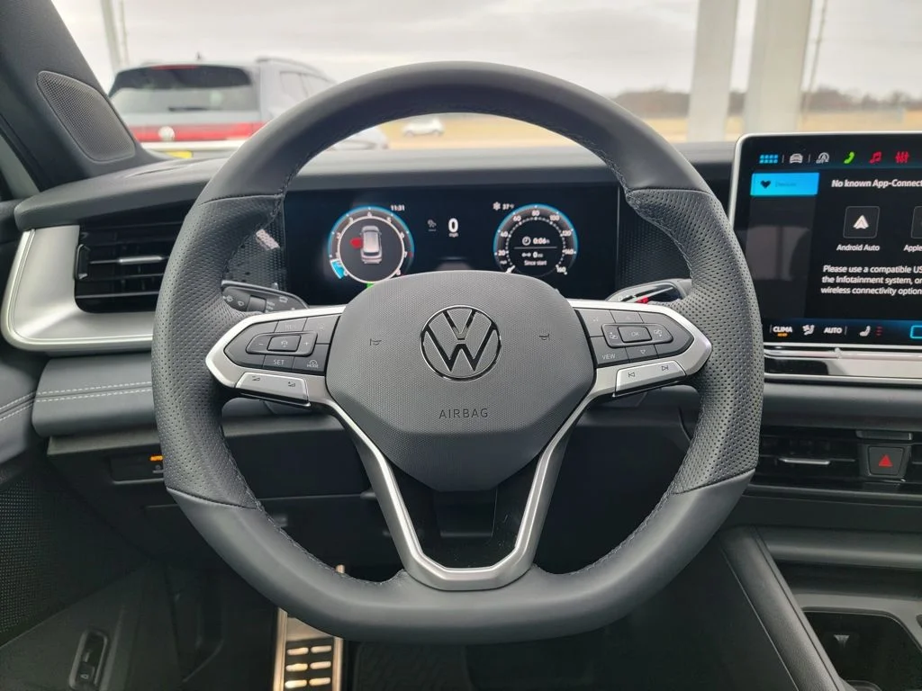 New 2026 White Volkswagen 2.0T SE R-Line Black image 30