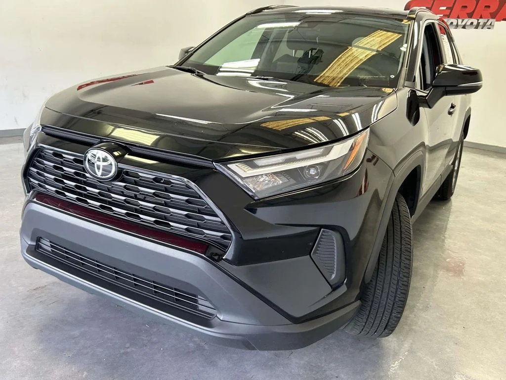 Used 2025 Black Toyota XLE image 7