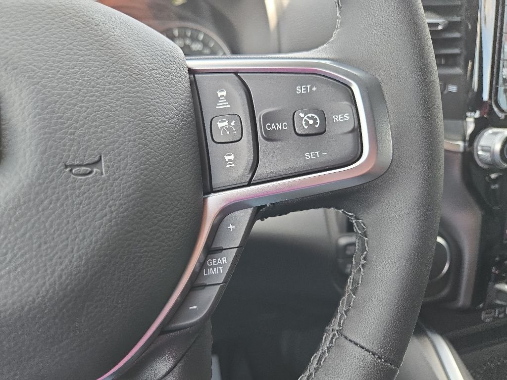 New 2026 Diamond Black Crystal Pearl-Coat Exterior Paint RAM Big Horn/Lone Star image 48