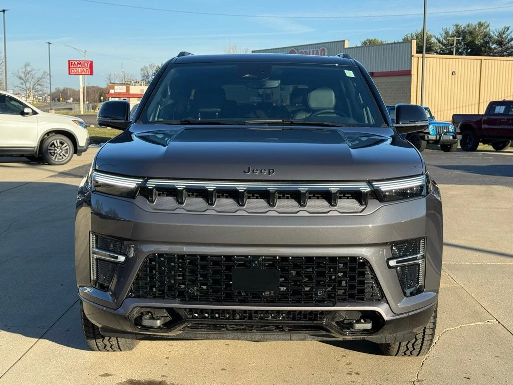New 2026 Baltic-Gray Metallic Clear-Coat Exterior Paint Jeep Upland image 2