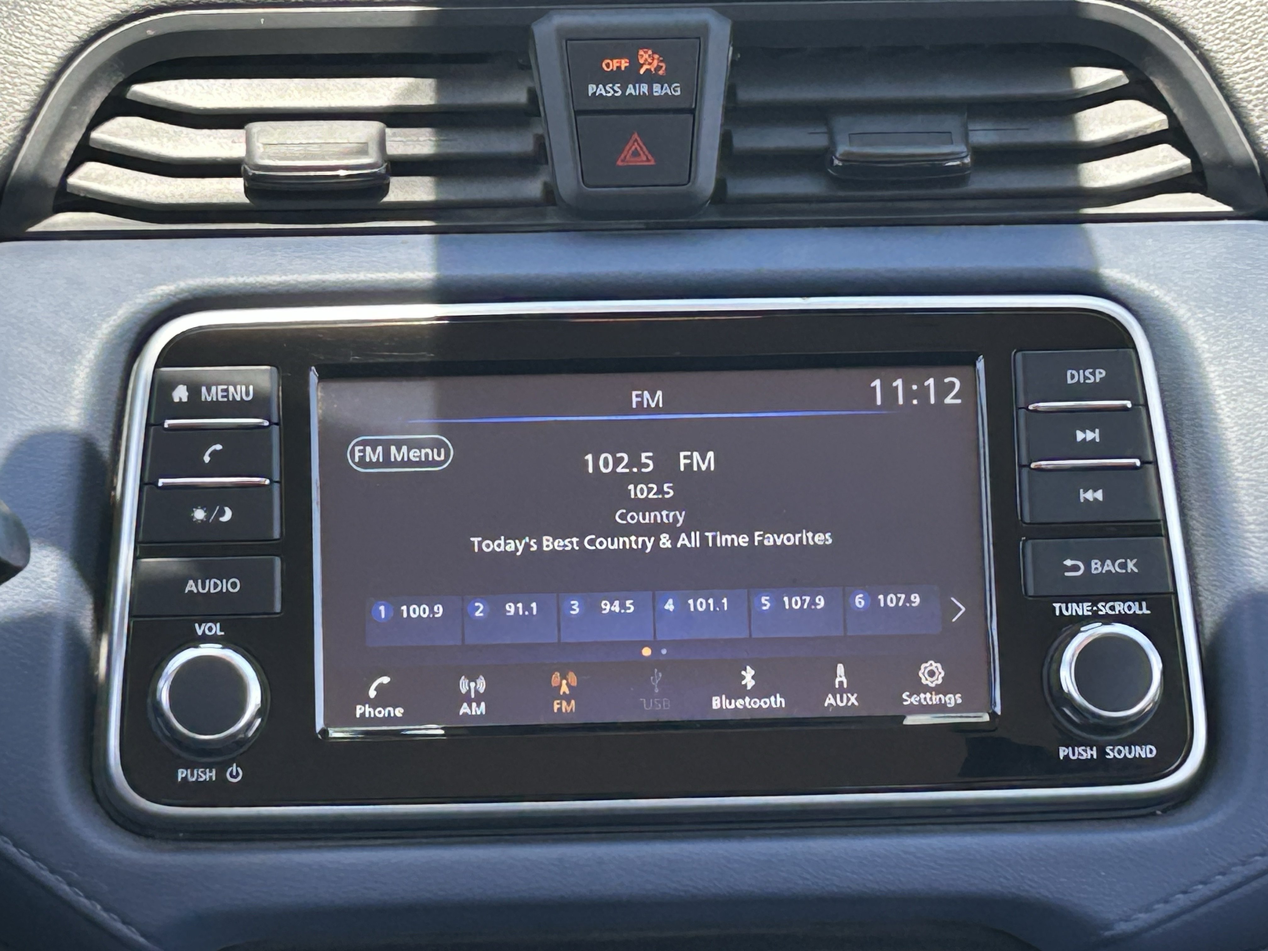 2024 Nissan Versa Sedan SV - Photo 18