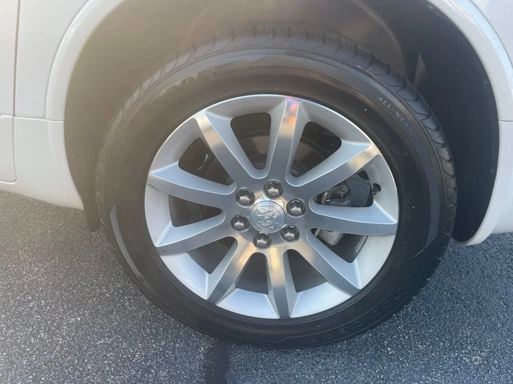 Used 2016 WHITE FROST TRICOAT Buick Premium image 10