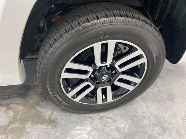Certified Used 2022 BLIZZARD PEARL Toyota  image 8