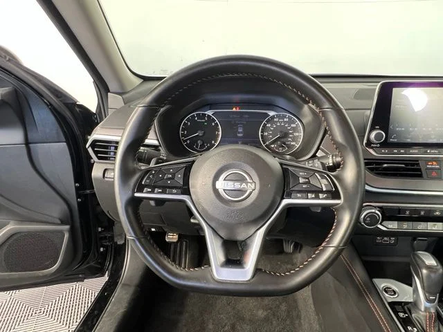 Used 2025 Black Nissan 2.5 SR image 26