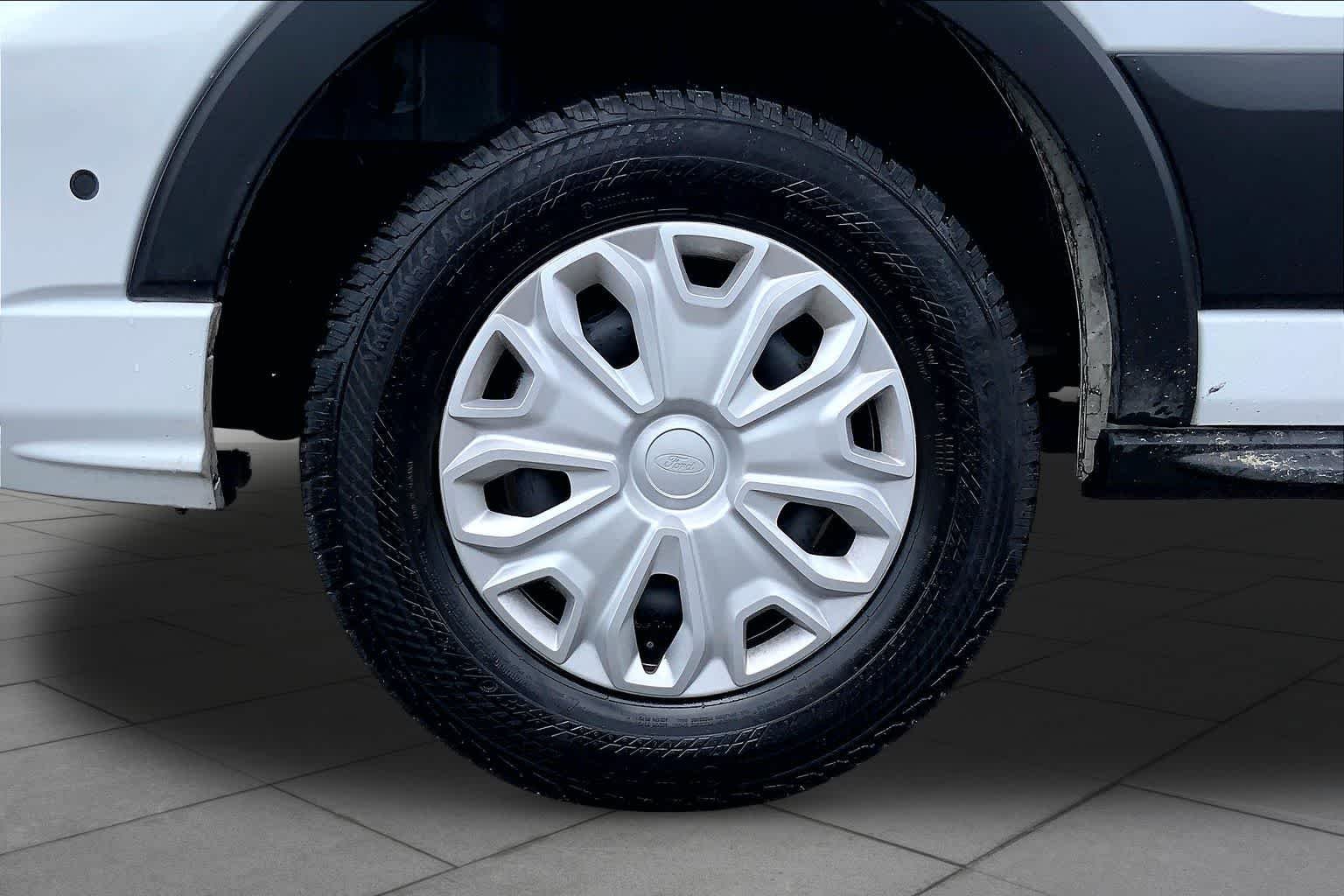 Certified Used 2025 Oxford White Ford XLT image 11