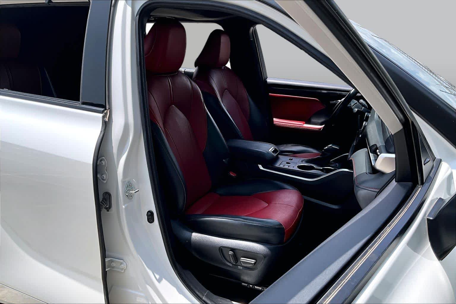 Used 2023 Wind Chill Pearl Toyota XSE image 8