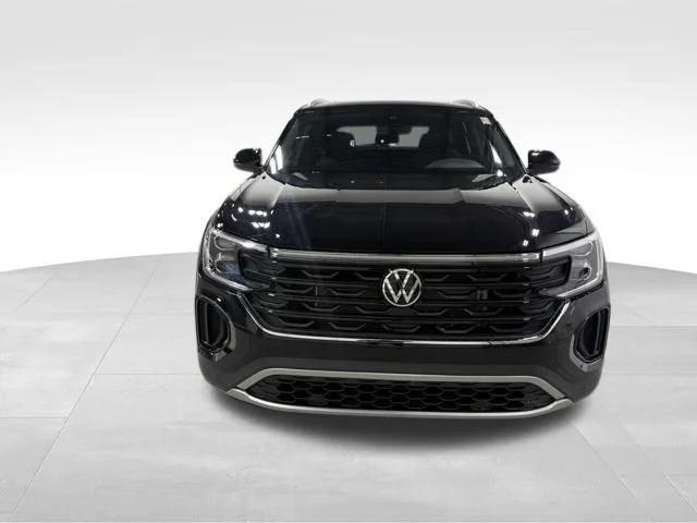 New 2026 Black Volkswagen 2.0T SE w/Technology image 7