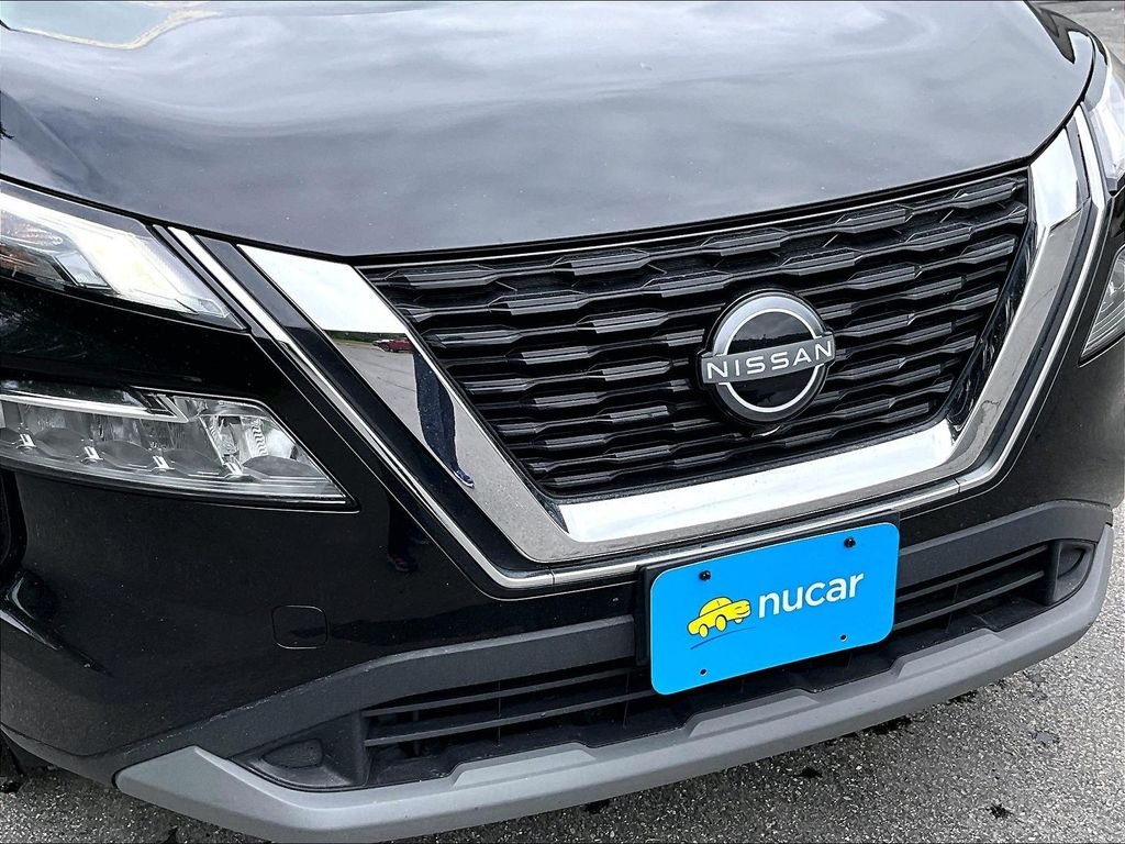 Used 2022 Black Nissan SV image 31