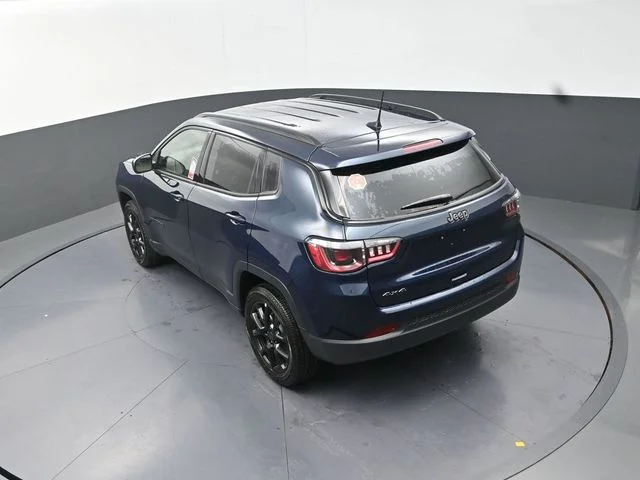New 2026 Fathom Blue Pearl-Coat Exterior Paint Jeep Latitude image 15