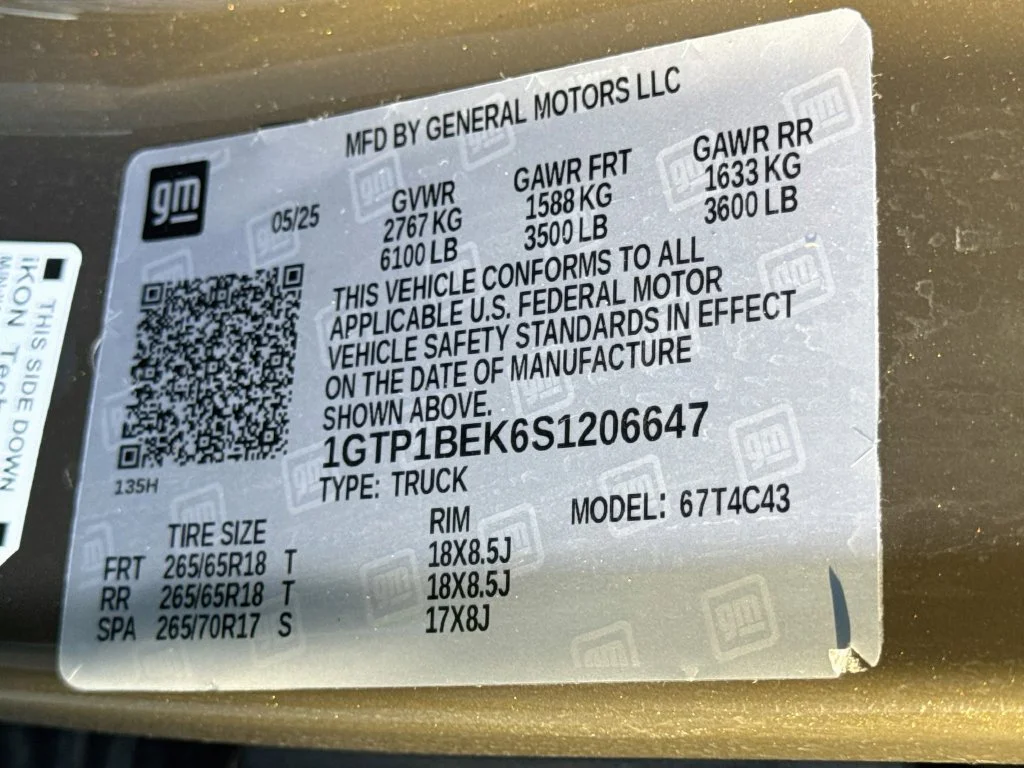 Used 2025 Brown GMC Elevation image 40