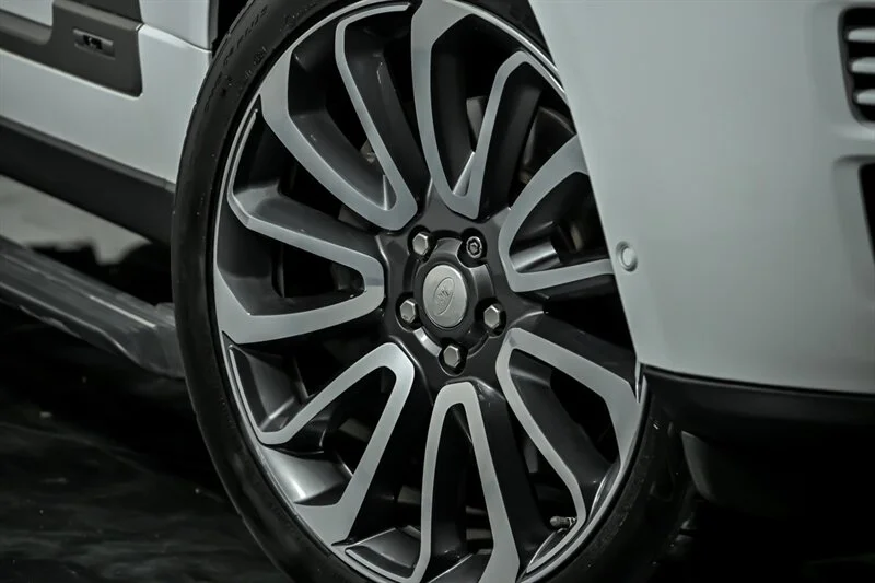Used 2014 Fuji White Land Rover Supercharged LWB image 3