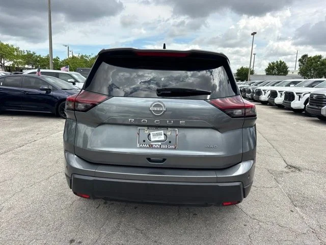 Used 2024 Gray Nissan S image 12