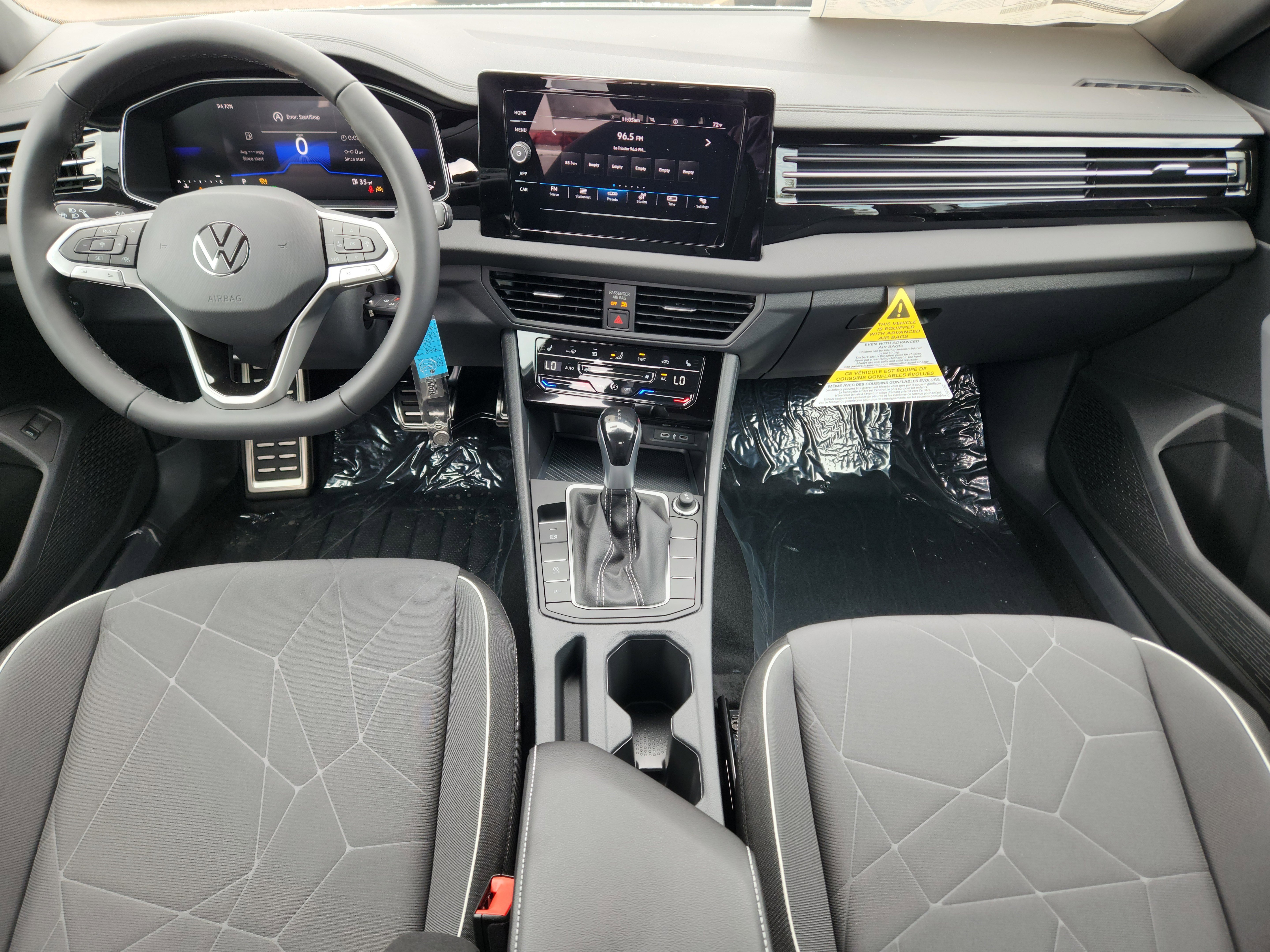 2025 Volkswagen Jetta Sport - Photo 11