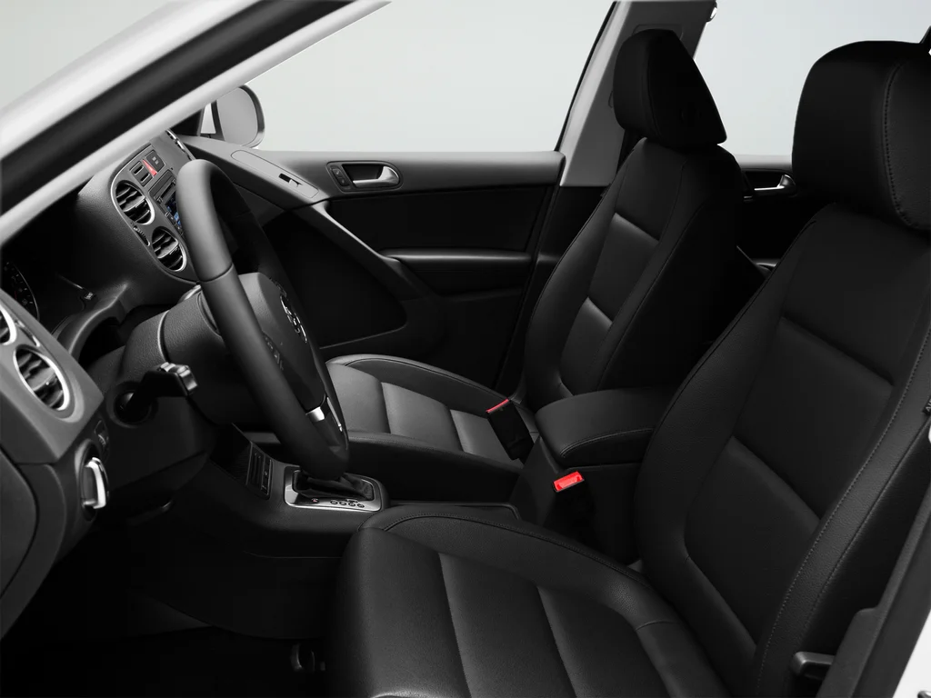 Used 2011 White Volkswagen S image 16