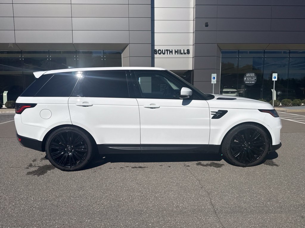 Used 2022 Fuji White Land Rover SE image 5