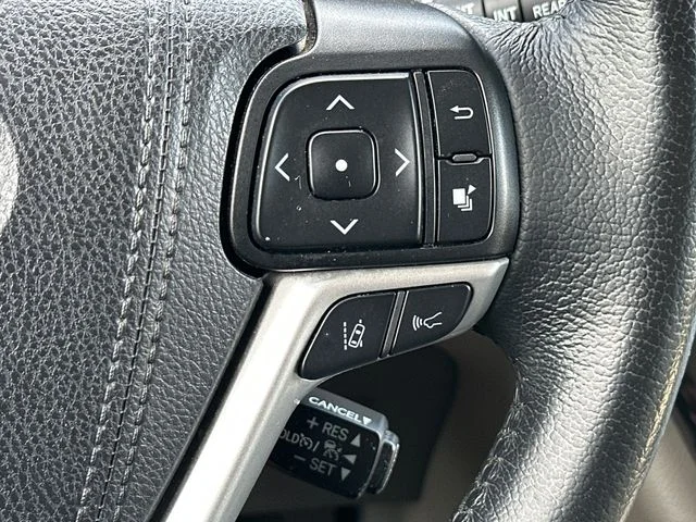 Used 2019 Gray Toyota XLE image 19