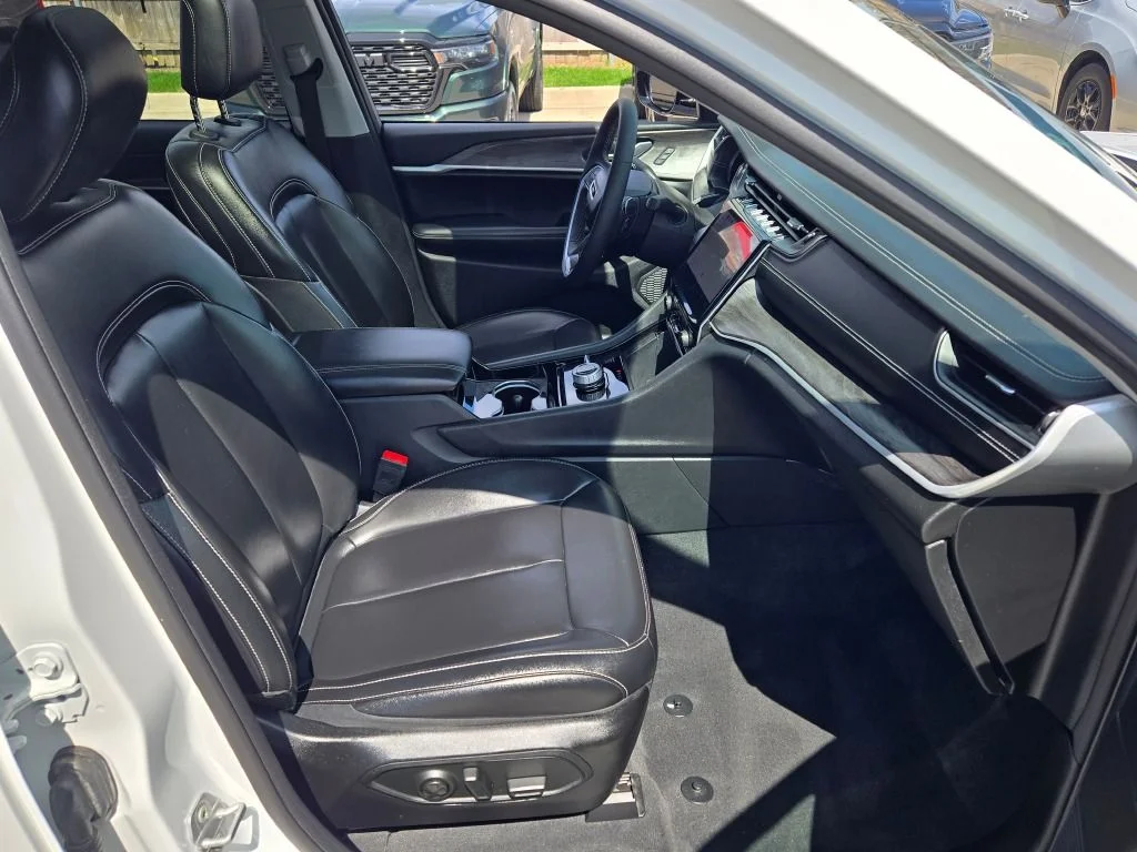 Certified Used 2023 White/off-white Jeep Limited image 6
