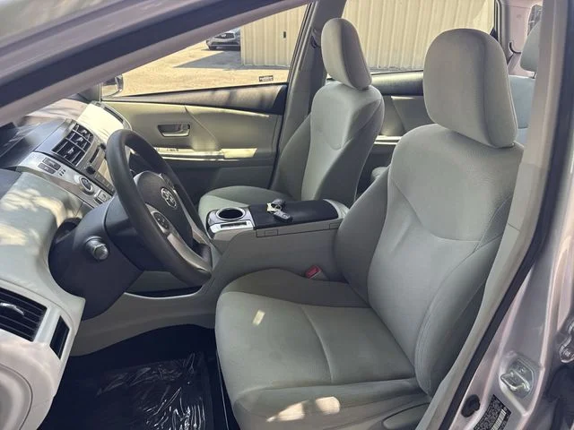 Used 2014 Silver Toyota Three image 14