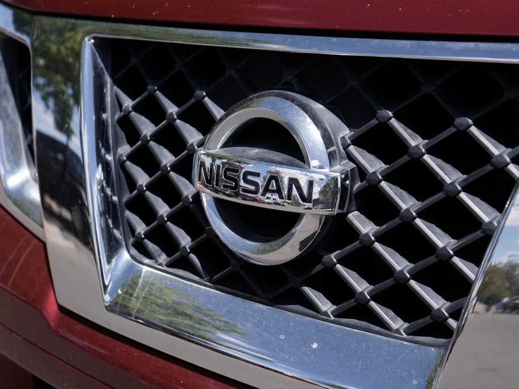 Used 2019 Nah - Cayenne Red Nissan SV image 3