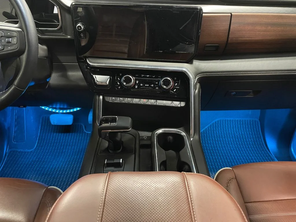 Used 2025 Titanium GMC Denali Ultimate image 11