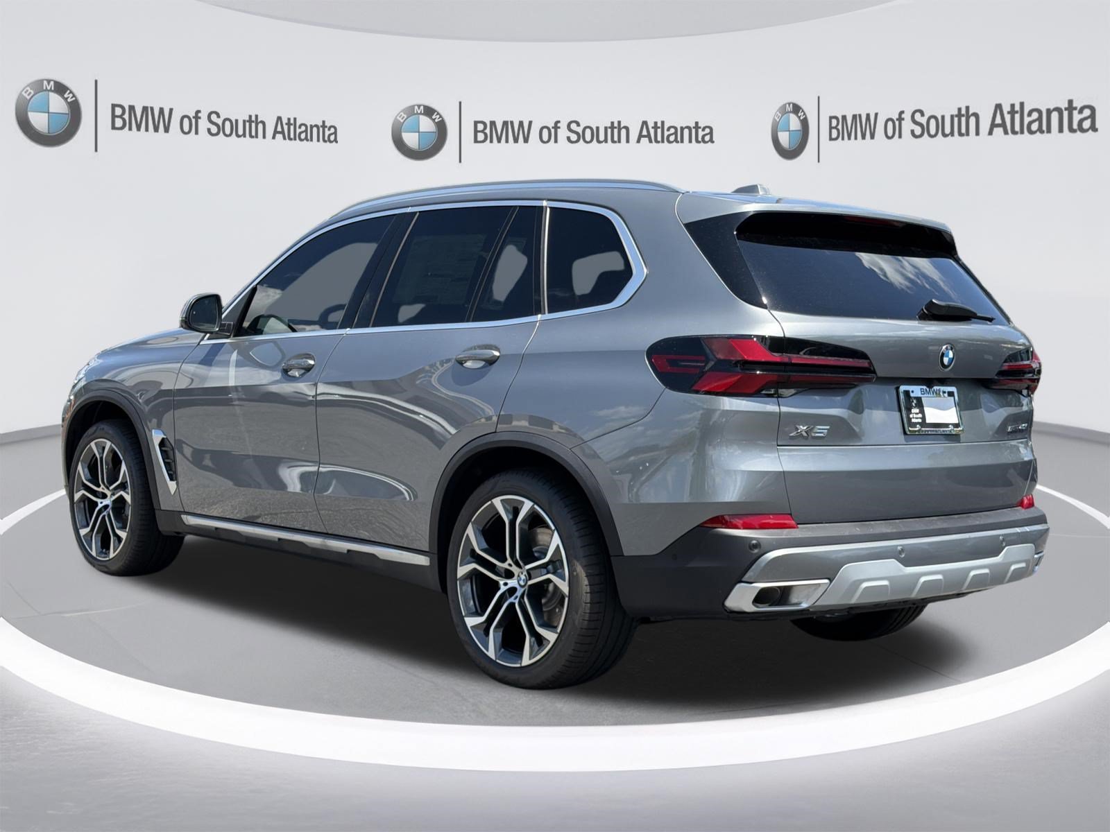 New 2026 Skyscraper Grey Metallic BMW sDrive40i image 24
