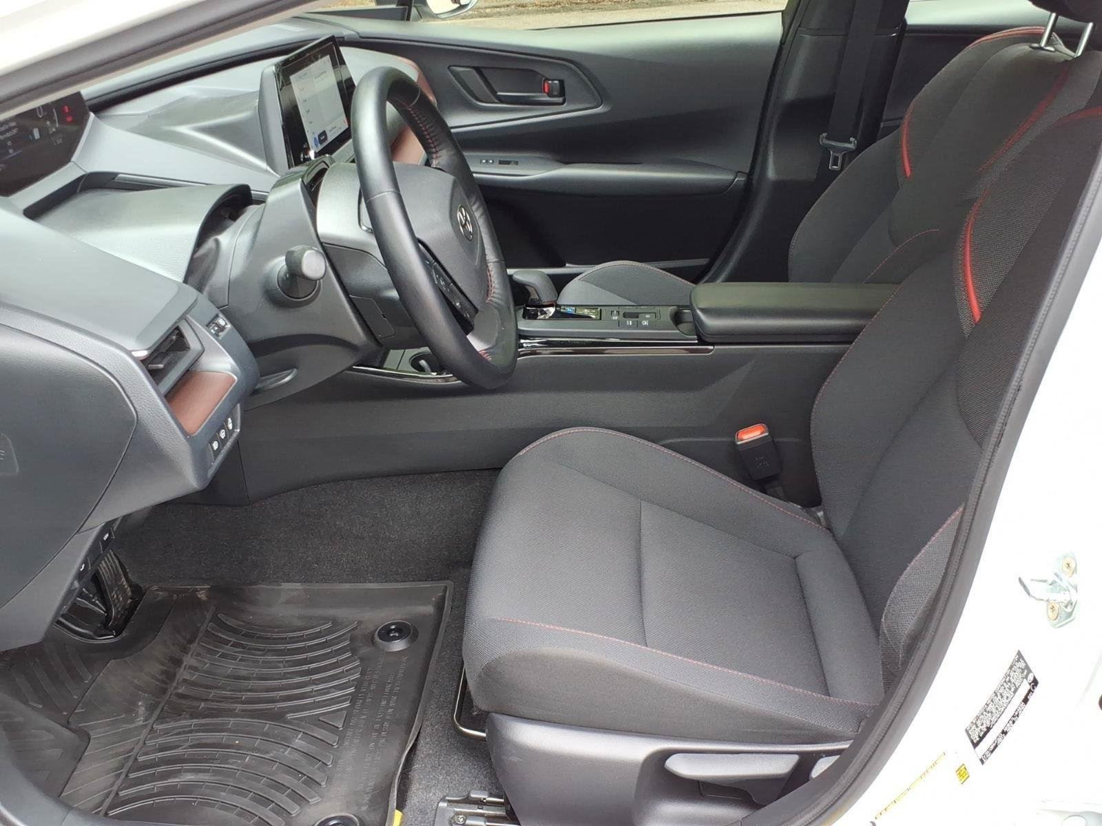 Used 2024 Wind Chill Pearl Toyota SE image 15