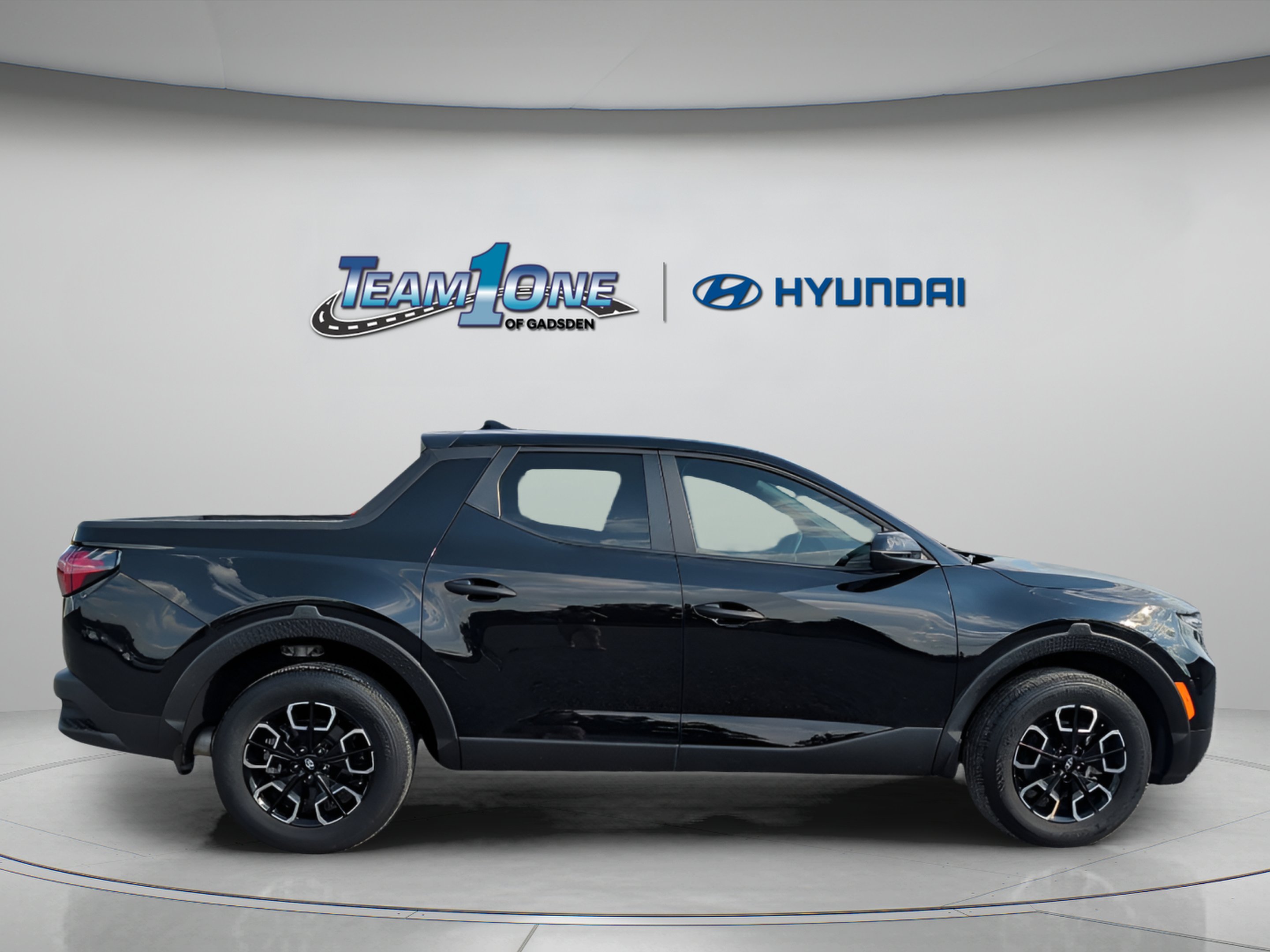 Used 2024 Phantom Black Hyundai SEL image 9