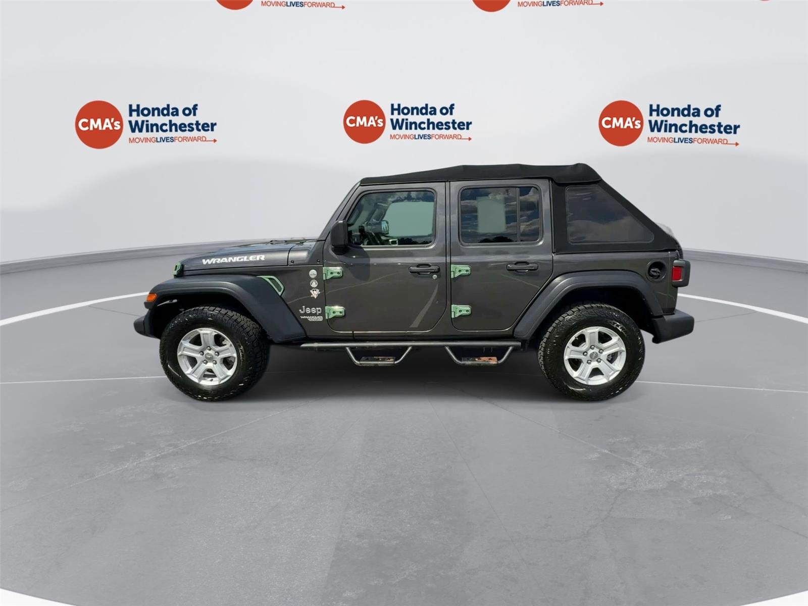 Used 2018 Granite Crystal Metallic Clearcoat Jeep Sport S image 8