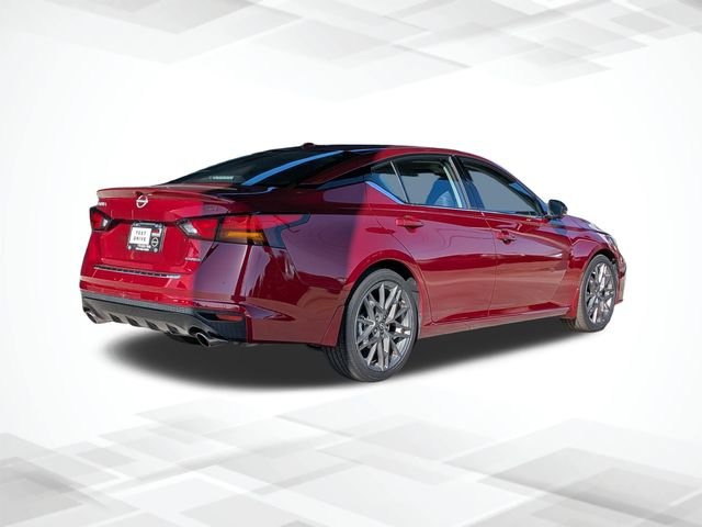 Used 2023 Red Nissan 2.0 SR image 4