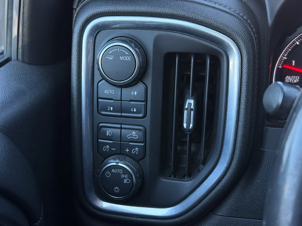 Used 2021 BLACK Chevrolet LT Trail Boss image 23